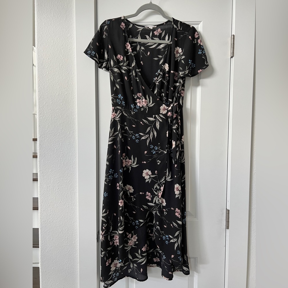 Socialite High-Low Wrap Floral Dress - M